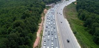 Tatilciler Şile Otobanı’nda kilometrelerce kuyruk oluşturdu