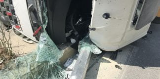 Beton mikseri devrildi, ortalık savaş alanına döndü