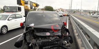 E-5’te ve TEM’de trafiği felç eden kaza