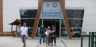 Yakalanınca roman havası oynadı Hırsız kadın