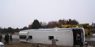 Mersin’de yolcu otobüsü devrildi: 25 yaralı