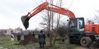 Kayıp anne ve kızın cesedini bulma ümidiyle kazı başlatıldı