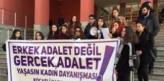 Üvey babasını öldüren kadından cinsel taciz suçlaması