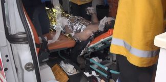 Isınmak için ateş yakan 2 işçi ağır şekilde yandı