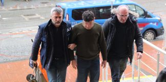 Çocuklara cinsel organını gösteren sapık yakalandı