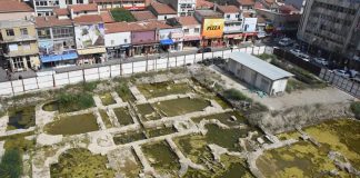 İzmir’de bulunan antik hamamın akıbeti belirsiz