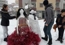 Kardan gelin damat yapıp halay çekerek eğlendiler