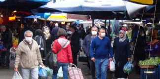 Bursalılar pazarlara akın ettiler