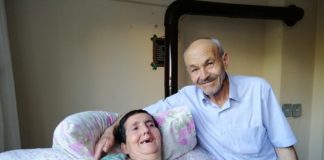 43 yıllık eşine ilk günkü aşkla bakıyor