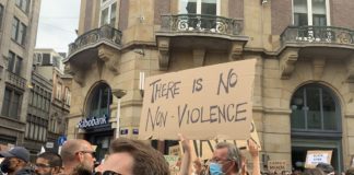 Hollanda’da Floyd cinayeti protesto edildi