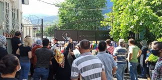 Veliler sosyal mesafeden sınıfta kaldı