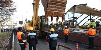 Tarihi Sirkeci Garına Komşu Kaçak Kafe Yıkıldı Tarihi Sirkeci Garı